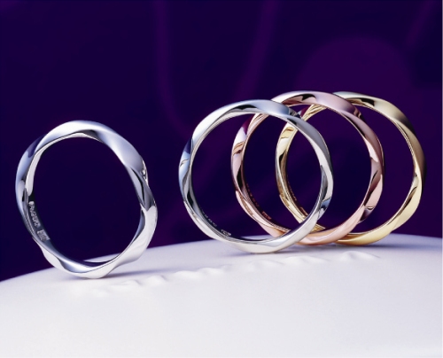 結婚指輪はデザインと同様に素材にもこだわりを